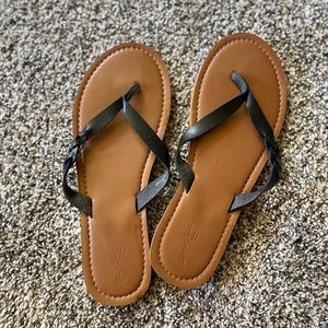 Black Universal Thread Sandals Size 9